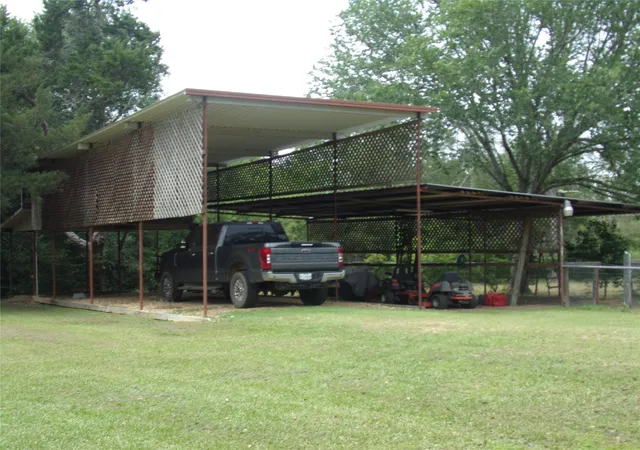 4th image of 1015 Coy Rd, Weimar, TX 78962 | MLS# 86729686