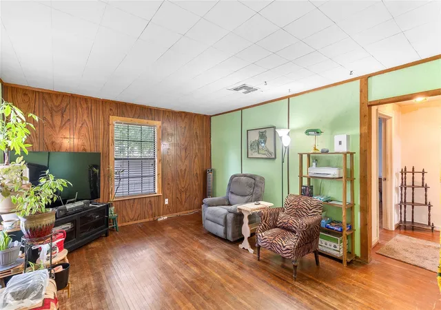 Photo 3 of Sale Pending at 104 Camellia St, Lake Jackson, TX 77566 | MLS# 70505466 | Listing updated on 2026-09-02