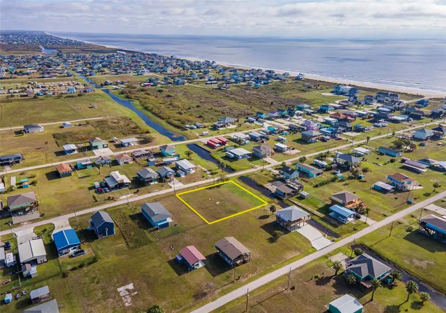 Homes for sale in Crystal Beach, TX | 955 S Selwyn Rd, Crystal Beach, TX 77650 | MLS# 60658642