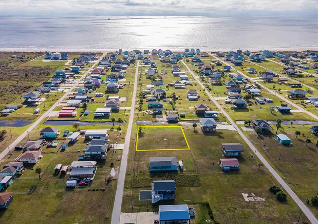 Homes for sale in Crystal Beach, TX | 955 S Selwyn Rd, Crystal Beach, TX 77650 | MLS# 60658642
