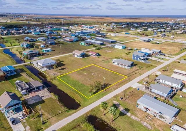 Homes for sale in Crystal Beach, TX | 955 S Selwyn Rd, Crystal Beach, TX 77650 | MLS# 60658642