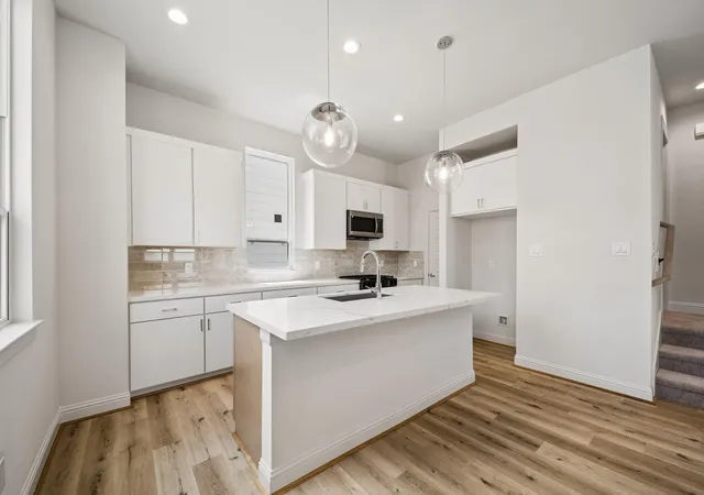 2nd image of 1804 Elysian St, Houston, TX 77026 | MLS# 33972320