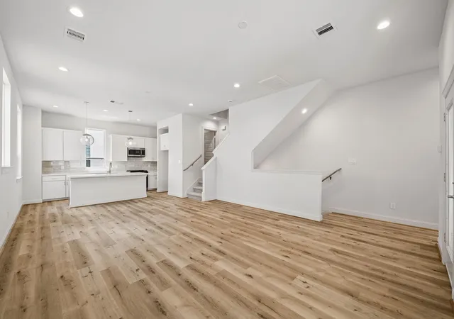 5th image of 1804 Elysian St, Houston, TX 77026 | MLS# 33972320