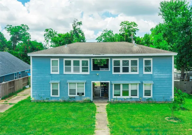 1st image of 111 Holly St, Lake Jackson, TX 77566 | MLS# 9301029