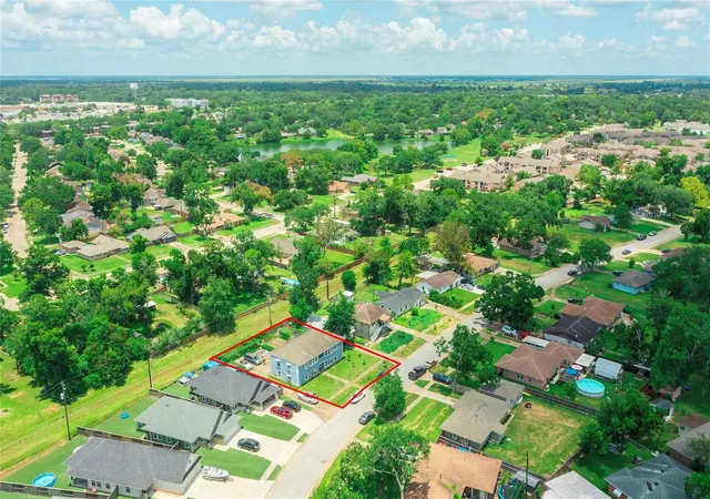 image of 111 Holly St, Lake Jackson, TX 77566 | MLS# 9301029
