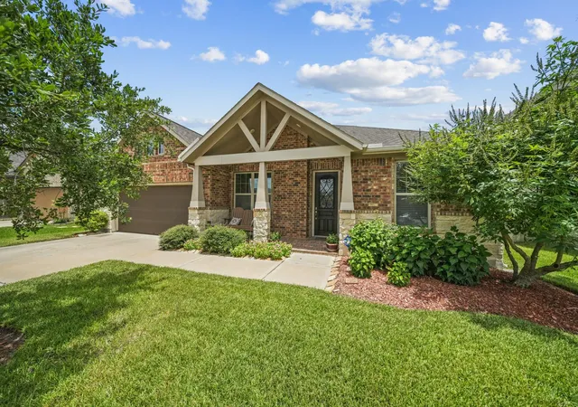 2nd image of 7310 Water Glen Ln, Manvel, TX 77578 | MLS# 75328929
