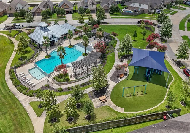 33rd image of 7310 Water Glen Ln, Manvel, TX 77578 | MLS# 75328929