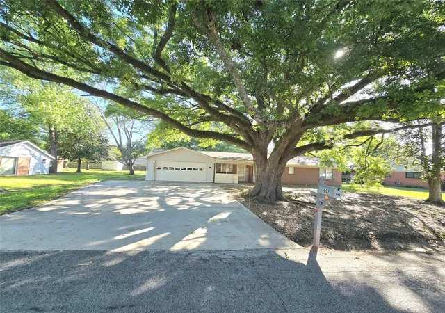 Photo 1 of Single family home for sale at 607 S Main St, Dayton, TX 77535 | MLS# 63253820 | Listing updated on 2026-09-12