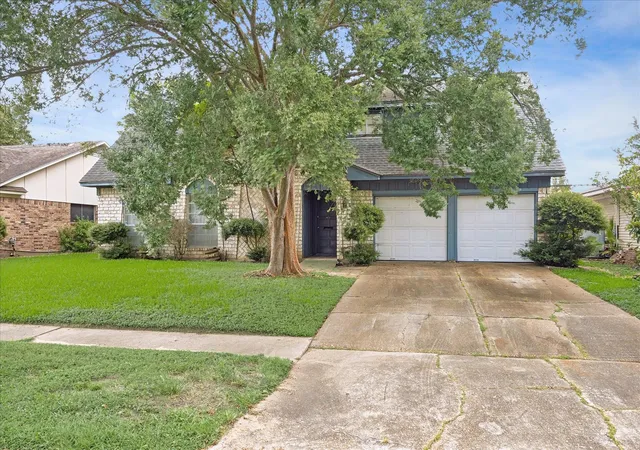 1st image of 8926 Willow Meadow Dr, Houston, TX 77031 | MLS# 40043746
