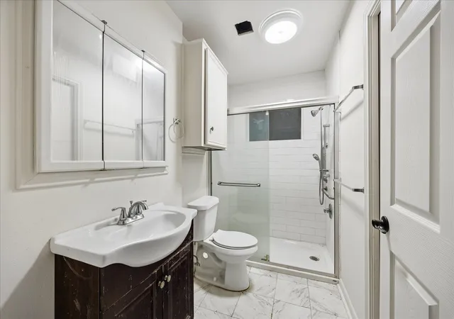 4th image of 8926 Willow Meadow Dr, Houston, TX 77031 | MLS# 40043746