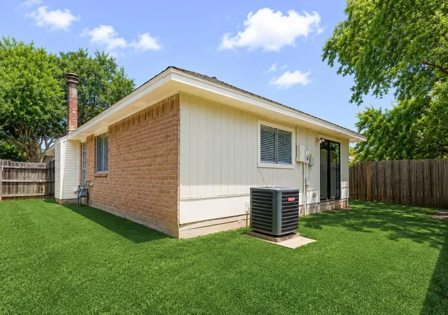 Photo 19 of Single family home for sale at 14119 Clear Forest Dr, Sugar Land, TX 77498 | MLS# 98920776 | Listing updated on 2026-08-20