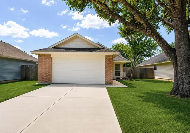 Photo 2 of Single family home for sale at 14119 Clear Forest Dr, Sugar Land, TX 77498 | MLS# 98920776 | Listing updated on 2026-08-20