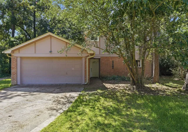 Photo 1 of Sale Pending at 5 W Bigelow Oak Ct, Spring, TX 77381 | MLS# 40976613 | Listing updated on 2026-09-13