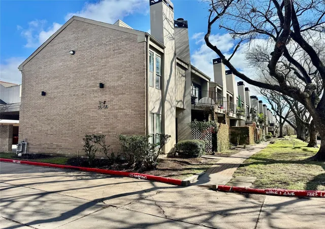 2nd image of 10811 Richmond Ave #54, Houston, TX 77042 | MLS# 11217362