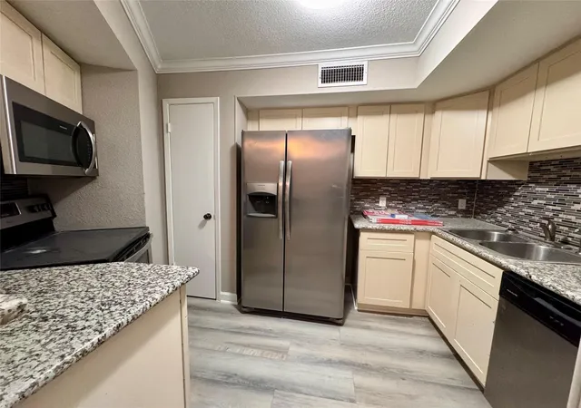 5th image of 10811 Richmond Ave #54, Houston, TX 77042 | MLS# 11217362