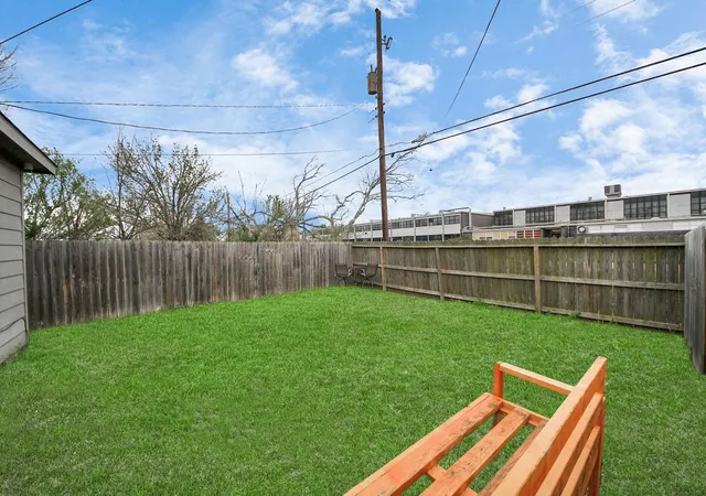 Homes for sale in Houston, TX | 5334 Pershing St, Houston, TX 77033 | MLS# 82216877