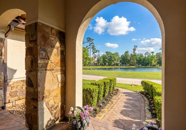 4th image of 50 S Badger Lodge Cir, Spring, TX 77389 | MLS# 97920296