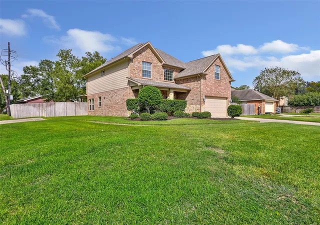 Photo 3 of Single family home for sale at 110 S Diamondhead Blvd, Crosby, TX 77532 | MLS# 67504766 | Listing updated on 2026-09-05