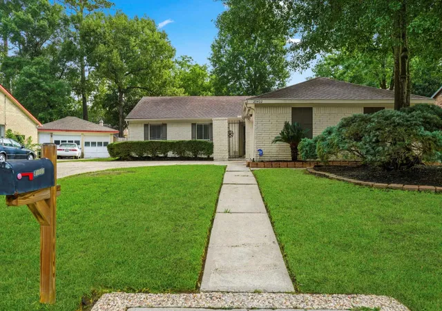 Photo 3 of Single family home for sale at 25402 Pepper Ridge Ln, Spring, TX 77373 | MLS# 71322029 | Listing updated on 2026-10-08