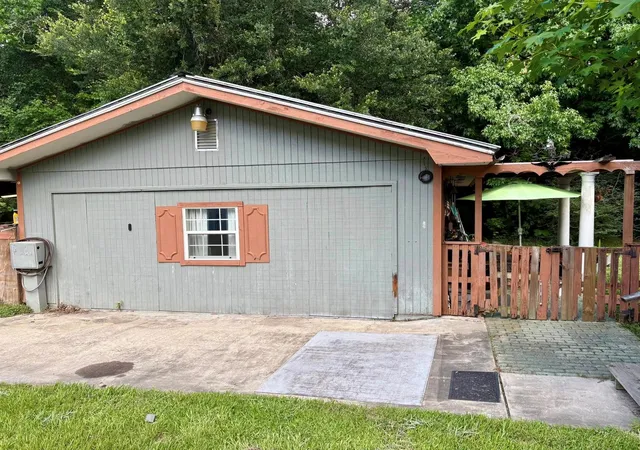 3rd image of 8907 Tulane Rd, Orange, TX 77630 | MLS# 46005652