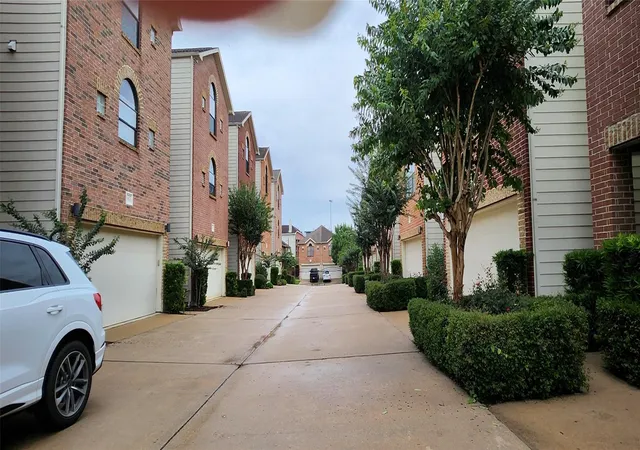 3rd image of 9821 Meredith Elise Ct, Houston, TX 77025 | MLS# 63817835