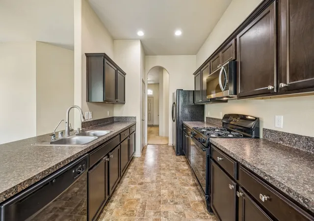 5th image of 5419 Roaring Peaks Ln, Katy, TX 77449 | MLS# 94150763