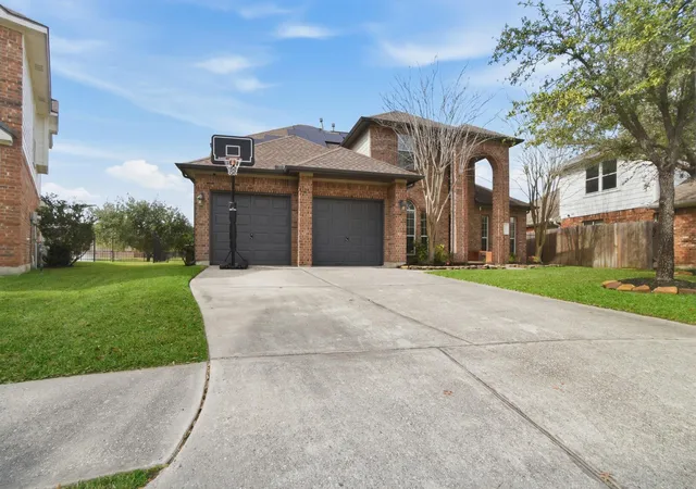 Photo 2 of Single family home for sale at 29911 Adobe Fls Dr, Spring, TX 77386 | MLS# 60820252 | Listing updated on 2026-08-31