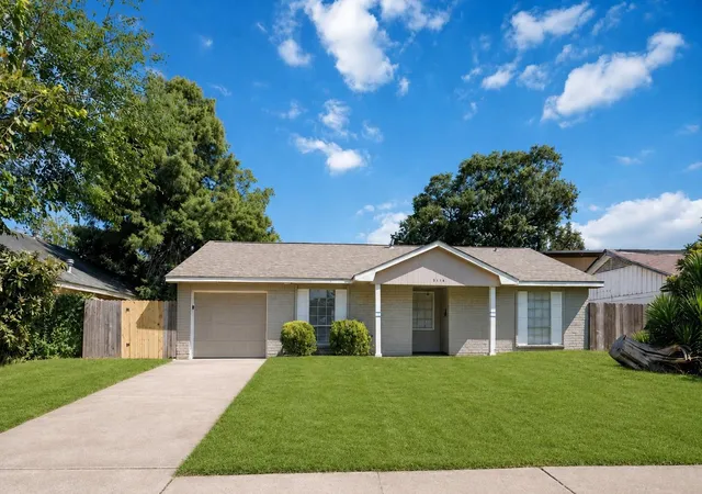 Photo 1 of Sale Pending at 5114 Heatherbrook Dr, Houston, TX 77045 | MLS# 10457795 | Listing updated on 2026-09-09