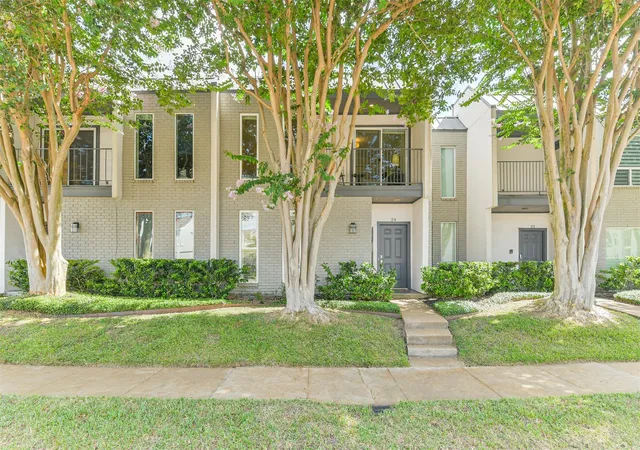 Photo 2 of Condo for sale at 1300 Augusta Dr #24, Houston, TX 77057 | MLS# 34479520 | Listing updated on 2026-09-12