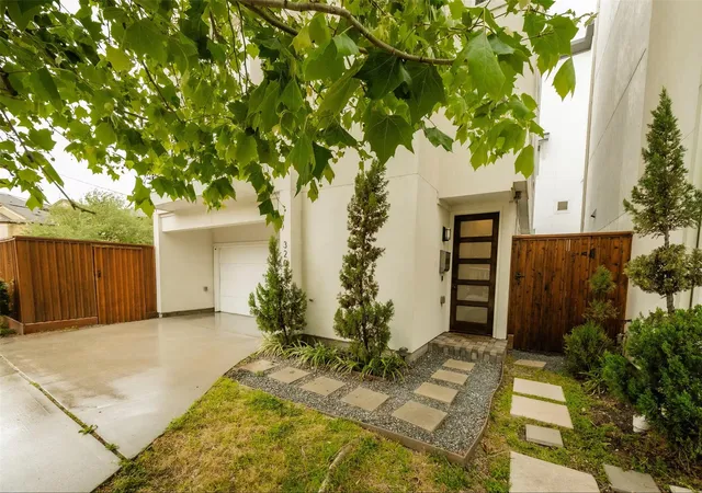 Photo 1 of Single family home for sale at 3203 Baron St, Houston, TX 77020 | MLS# 29861780 | Listing updated on 2026-09-19