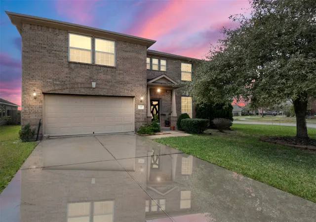 Photo 1 of Single family home for sale at 2990 Creek Fls Ct, Pearland, TX 77581 | MLS# 52432730 | Listing updated on 2026-08-26