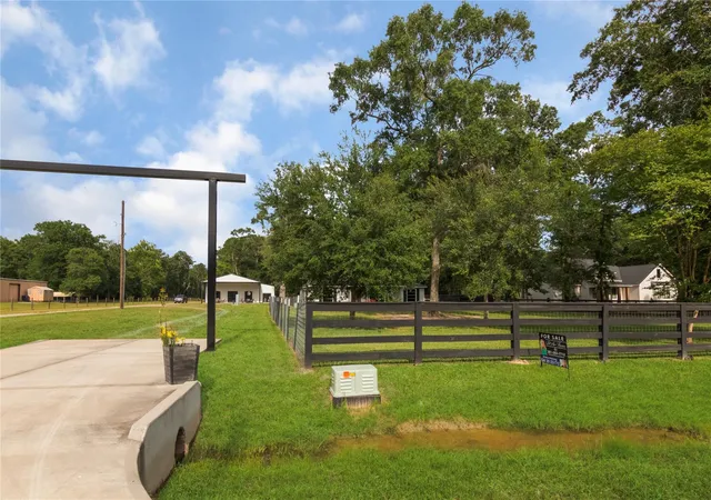3rd image of 79 E Pine Dr, Huffman, TX 77336 | MLS# 94707829