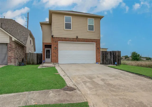 Photo 3 of Sale Pending at 7231 Haven Crk Dr, Cypress, TX 77433 | MLS# 63170050 | Listing updated on 2026-09-20