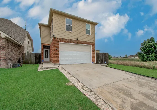 Photo 3 of Sale Pending at 7231 Haven Crk Dr, Cypress, TX 77433 | MLS# 63170050 | Listing updated on 2026-09-20