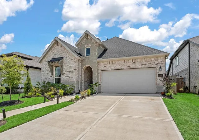 Photo 3 of Single family home for sale at 10710 Verdant Hl, Missouri City, TX 77459 | MLS# 29241163 | Listing updated on 2026-08-28