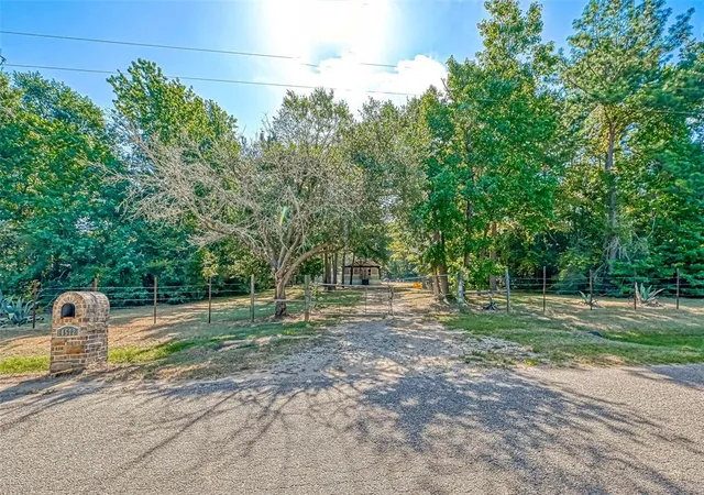 2nd image of 14572 Hasara Unit A And B Ln, Willis, TX 77378 | MLS# 49852019