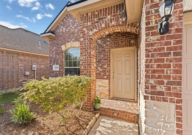 Photo 4 of Single family home for sale at 12706 Madison Boulder Ln, Humble, TX 77346 | MLS# 25923512 | Listing updated on 2026-09-19