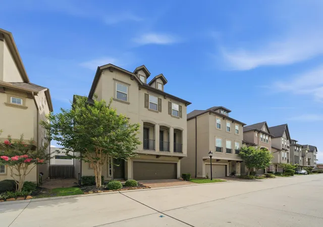 Photo 1 of Single family home for sale at 10616 Centre Shadows Dr, Houston, TX 77043 | MLS# 9304639 | Listing updated on 2026-08-24