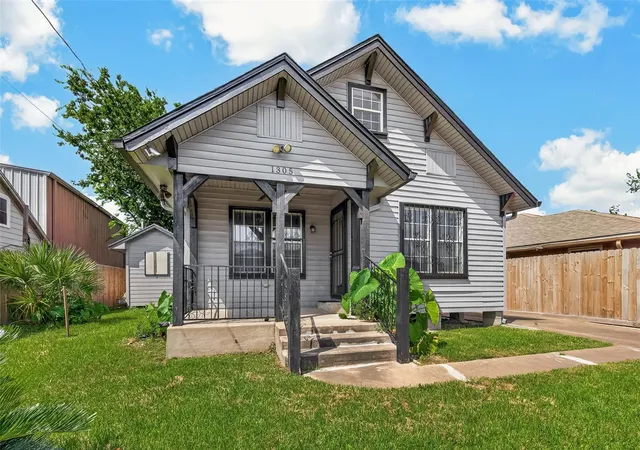 2nd image of 1305 Munger St, Houston, TX 77023 | MLS# 78819767