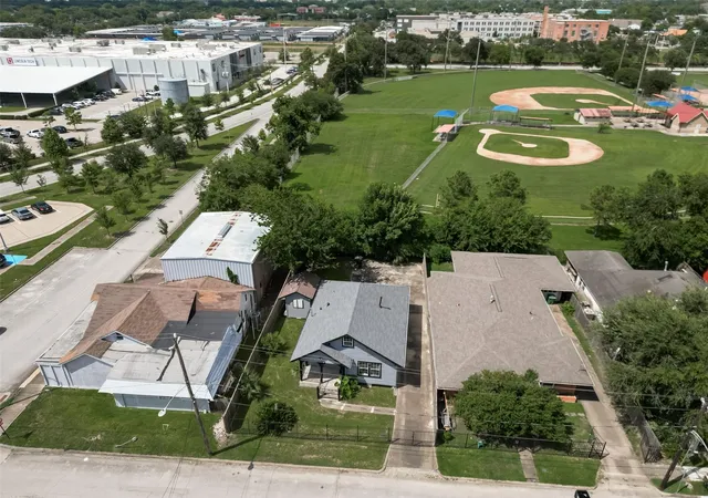33rd image of 1305 Munger St, Houston, TX 77023 | MLS# 78819767