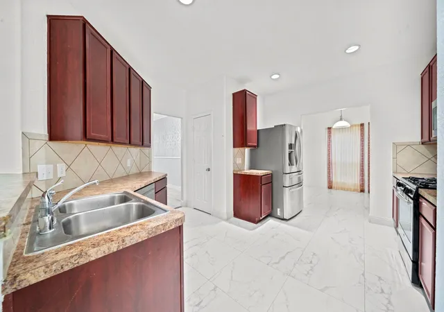 Photo 4 of Sale Pending at 14722 Nickel Plank Rd, Houston, TX 77049 | MLS# 60320152 | Listing updated on 2026-09-03