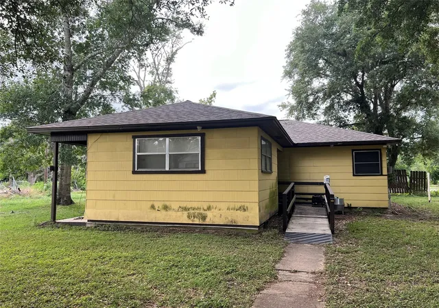 4th image of 502 N Liberty Street, El Campo, TX 77437 | MLS# 77388694