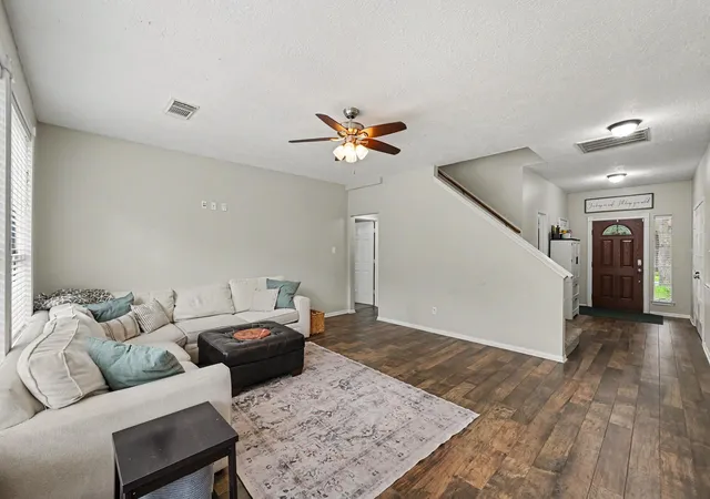 4th image of 31535 Crestwood Park, Conroe, TX 77385 | MLS# 74746490