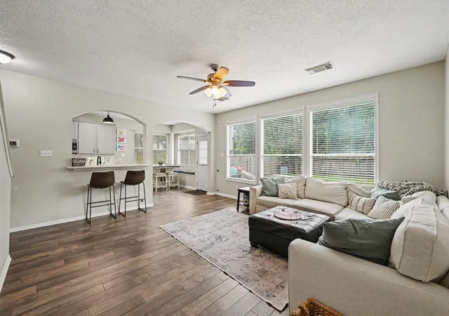 5th image of 31535 Crestwood Park, Conroe, TX 77385 | MLS# 74746490