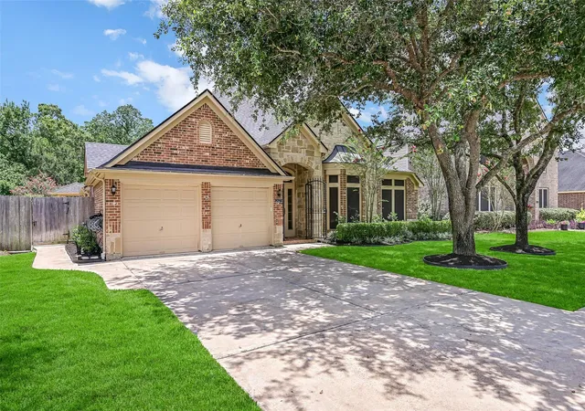 2nd image of 2427 Pioneer Oaks Dr, Fresno, TX 77545 | MLS# 80136989