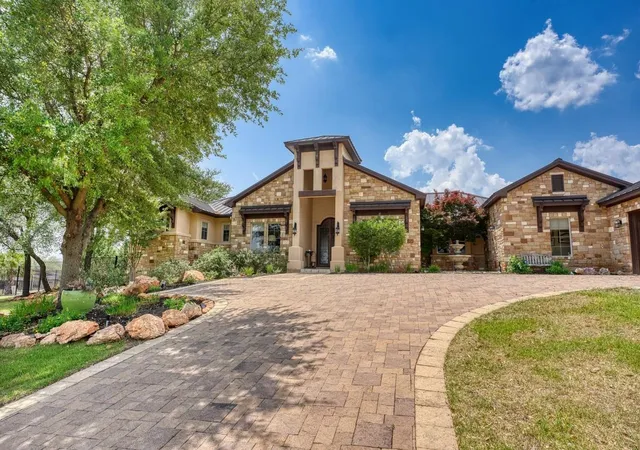 Photo 2 of Single family home for sale at 143 Westgate Loop, Horseshoe Bay, TX 78657 | MLS# 90238402 | Listing updated on 2026-09-01