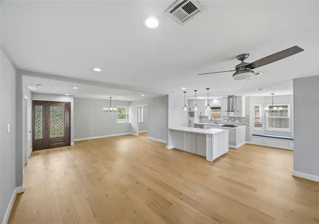 2nd image of 10306 Metronome Dr, Houston, TX 77043 | MLS# 12717411