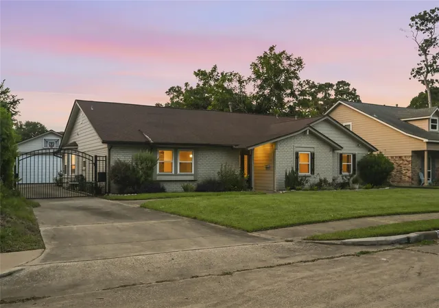 5th image of 10306 Metronome Dr, Houston, TX 77043 | MLS# 12717411