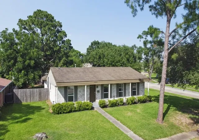 Photo 1 of Single family home for sale at 6022 Beaudry Dr, Houston, TX 77035 | MLS# 71287985 | Listing updated on 2026-09-21