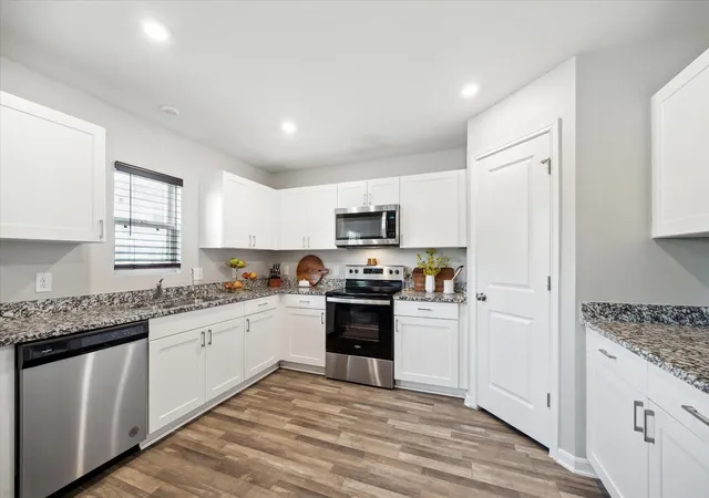 Photo 3 of Single family home for sale at 15519 Taylorcrest Dr, Conroe, TX 77306 | MLS# 10310467 | Listing updated on 2026-07-14